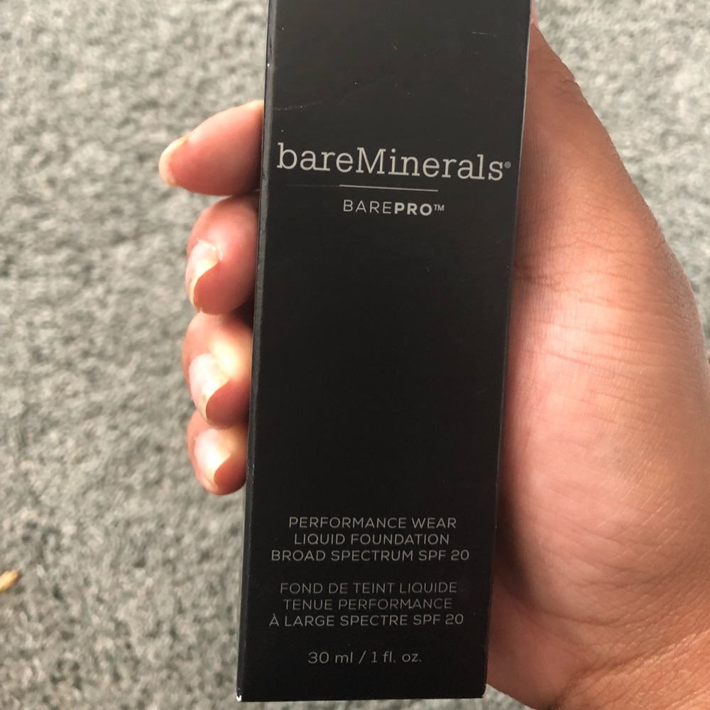 BareMinerals Bare Pro Foundation in Nutmeg